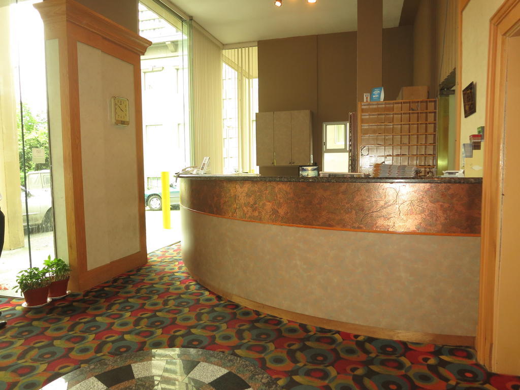 Tropicana Suite Hotel Vancouver Eksteriør billede
